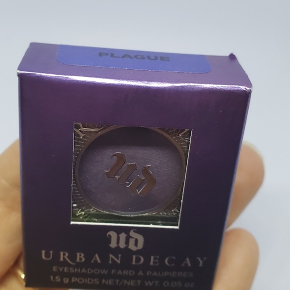 Urban Decay Other - Urban Decay eyeshadow Plague